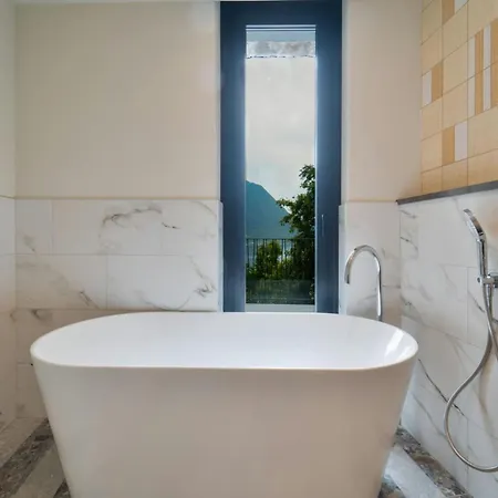 Villa Gabi - Luxury Villa, Sala Comacina